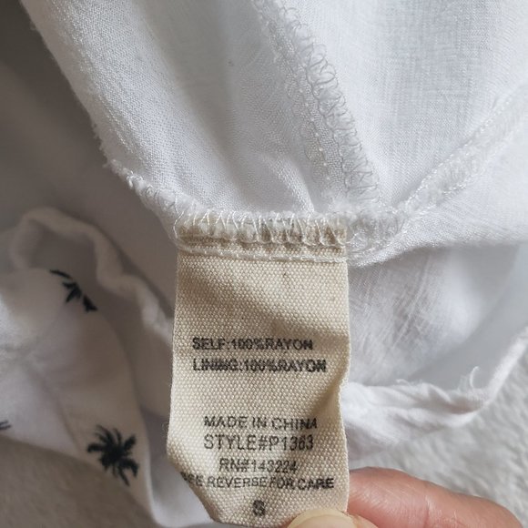 ILLA  ILLA  Front Button Coconut Print Spaghetti Strap White Romper SZ S - Picture 16 of 16